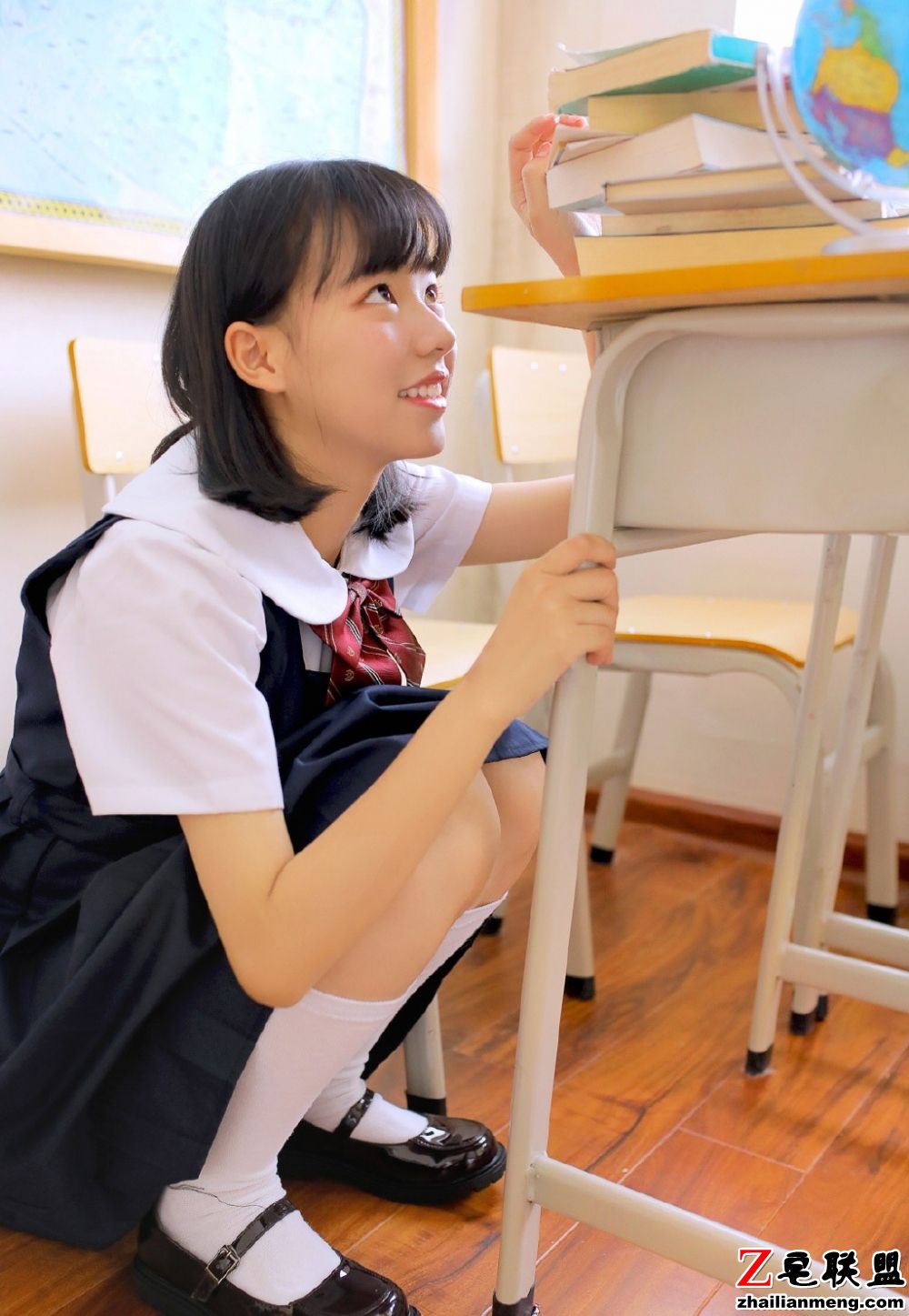 日系小萝莉校园JK制服白<a href=/e/tags/?tagname=%E4%B8%9D%E8%A2%9C target=_blank class=infotextkey>丝袜</a>唯美<a href=/e/tags/?tagname=%E5%86%99%E7%9C%9F target=_blank class=infotextkey>写真</a>