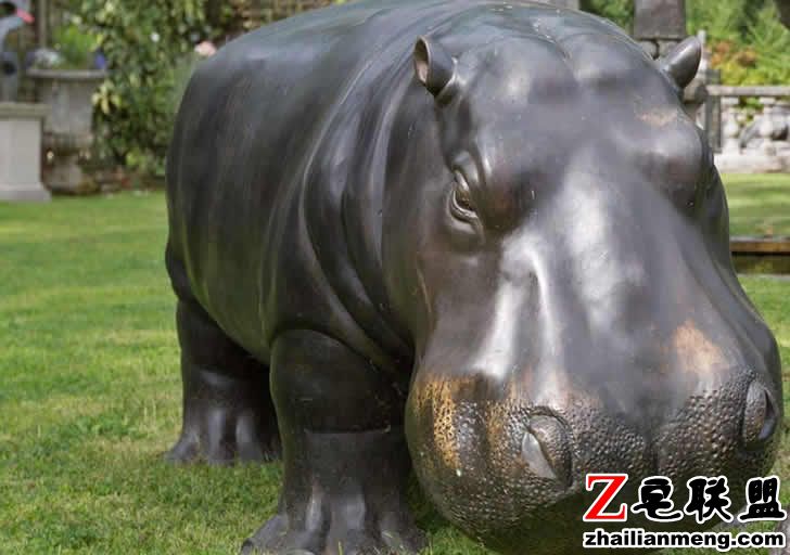 hippo-sculpture.jpg