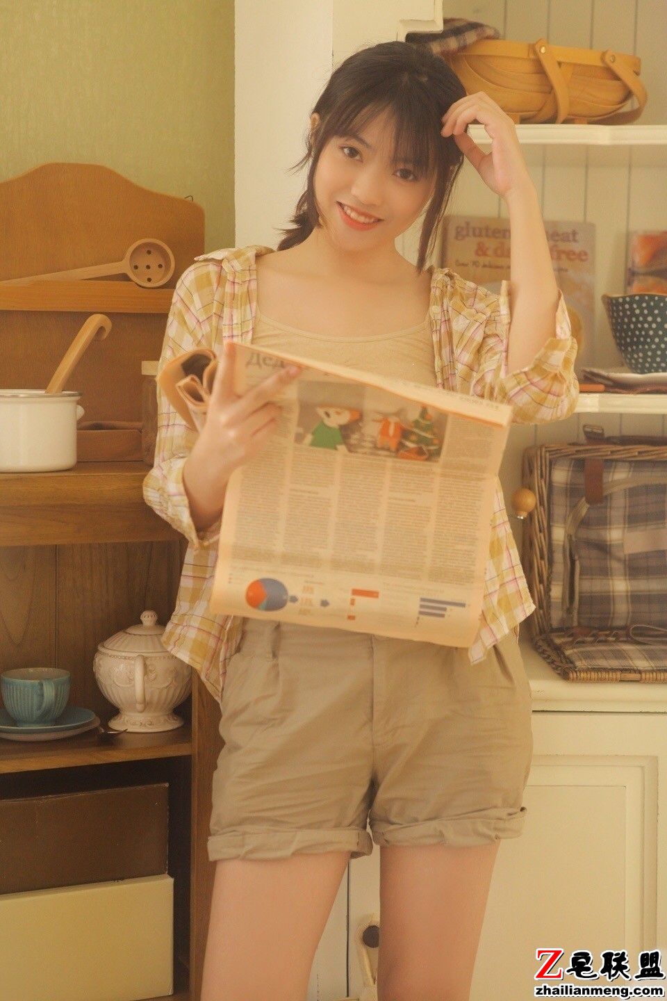 日系软妹格子衫性感长腿私房写真