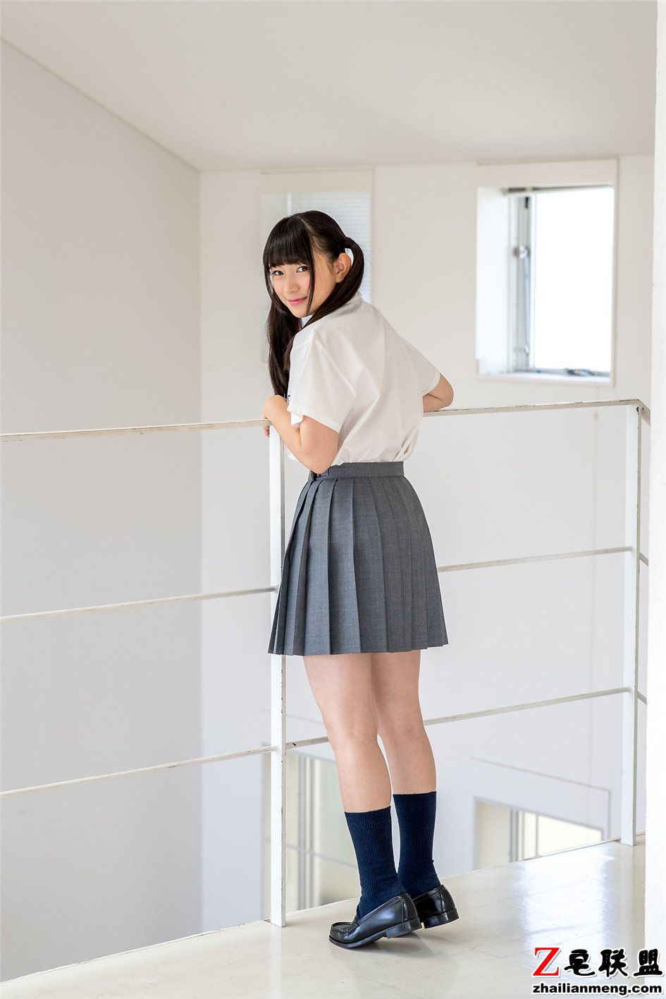 Minisuka.tv 超漂亮的日本美女河村みるく校服性感图片 NO.674第6张