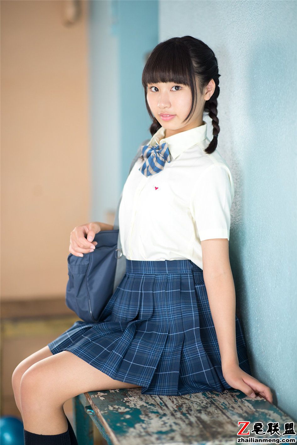 Minisuka.tv 日本美女宮丸くるみ校服内衣艺术写真图片 NO.672第5张
