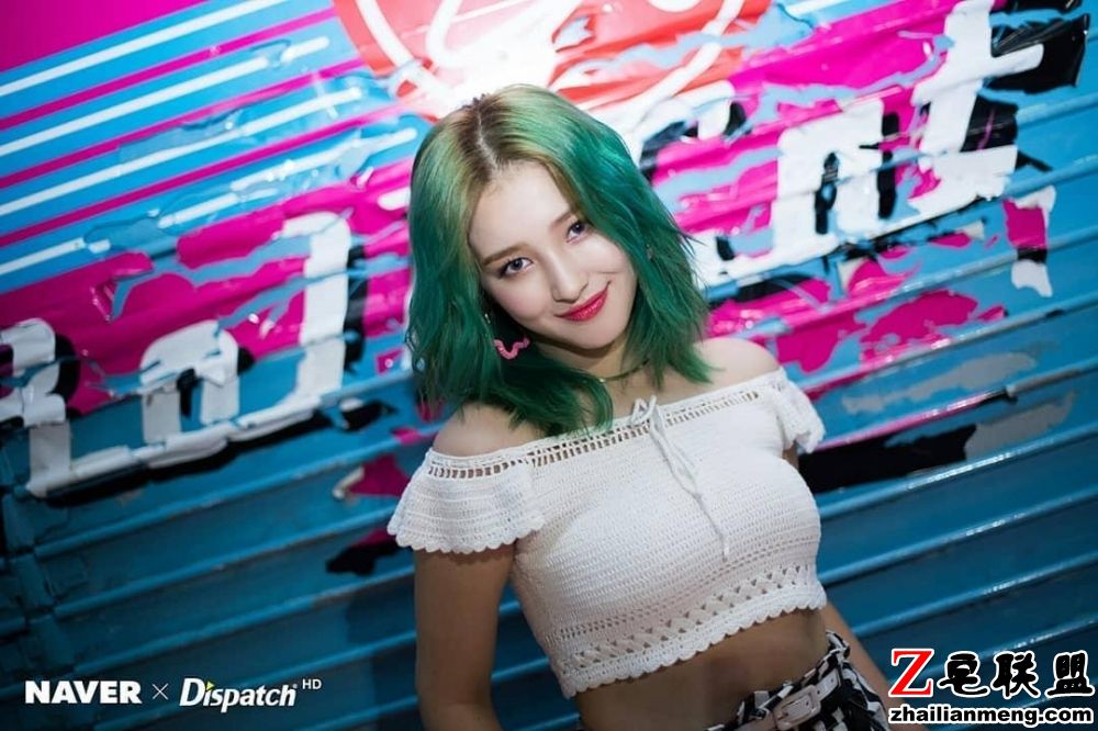 南韩美女非主流发色甜美又性感私房照