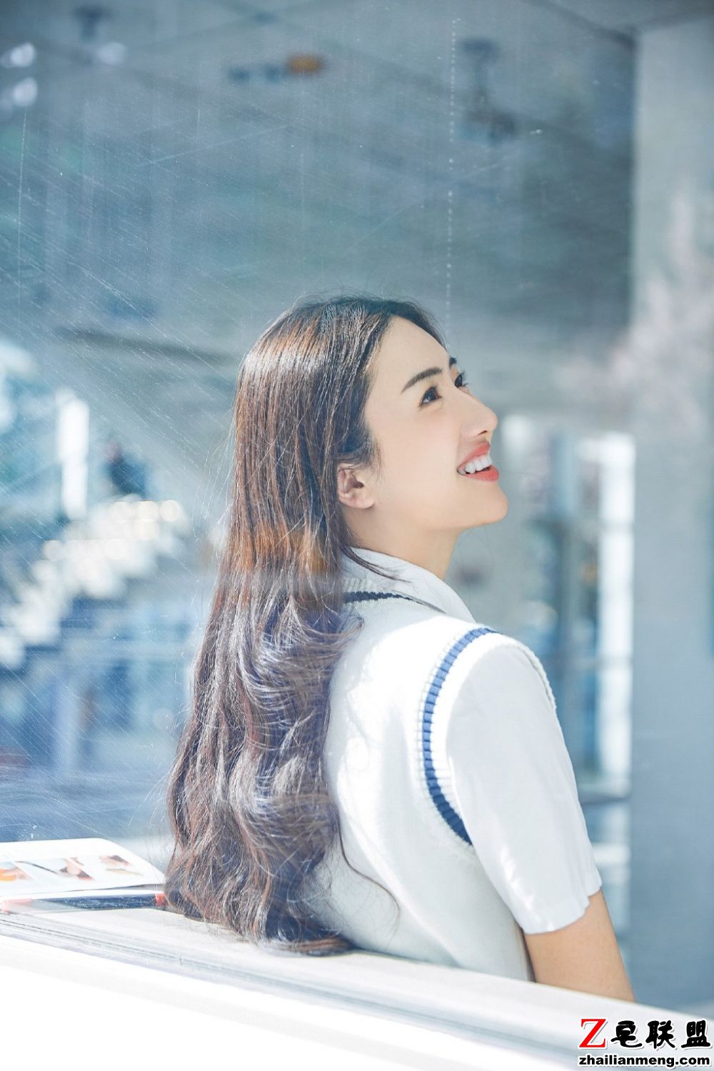 纯情日本美女校花户外大胆唯美写真