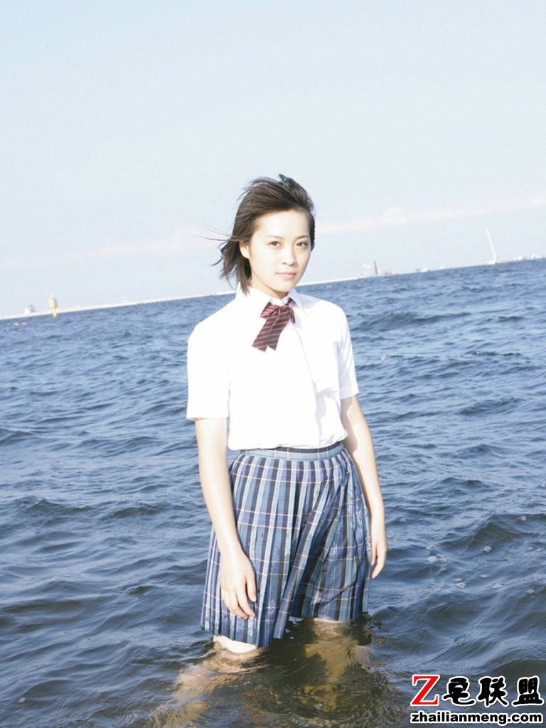 极品日本短发美女北乃纪伊作品学生妹制服写真集第3张
