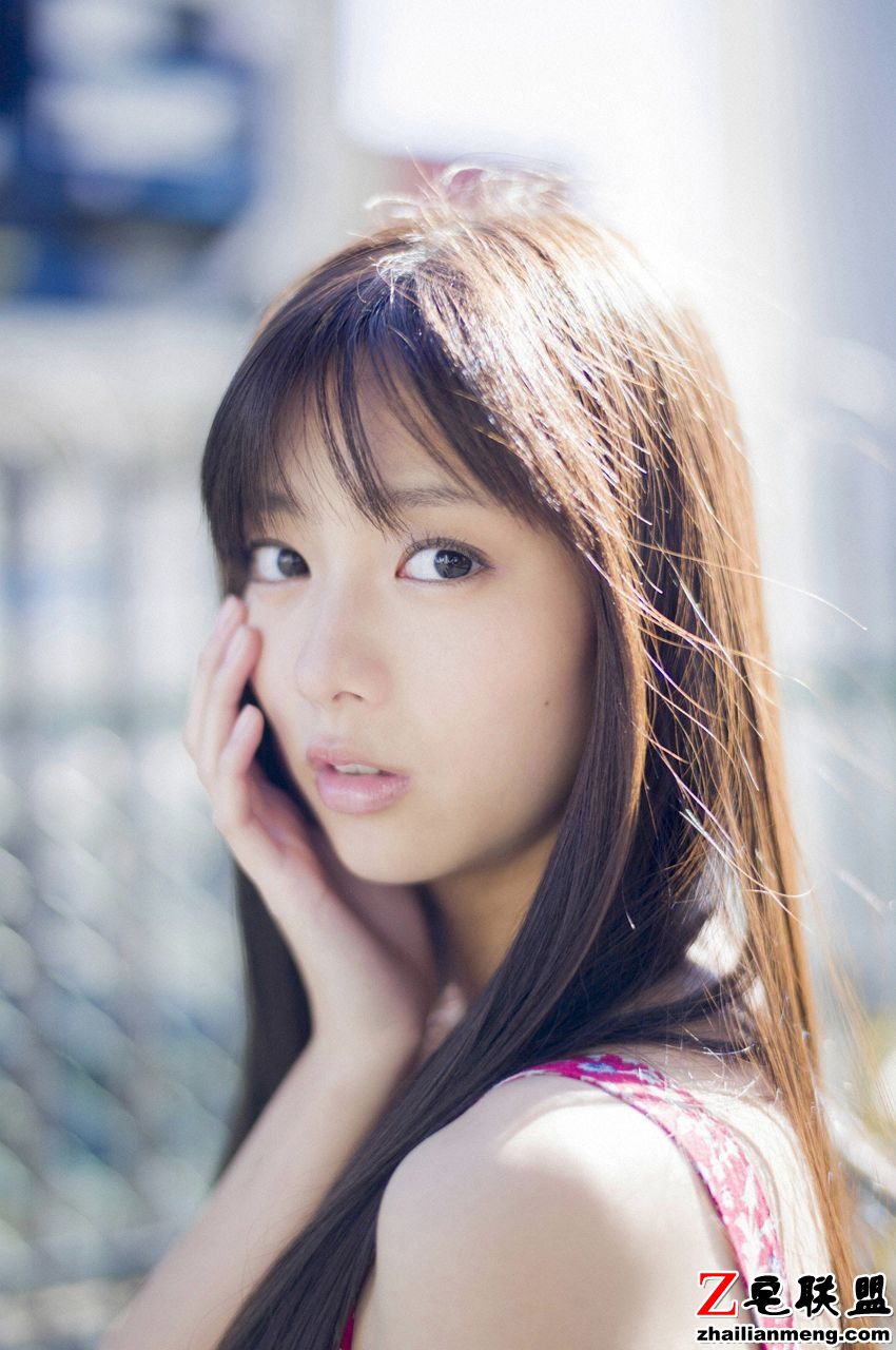 日本街拍碎花美女长裙写真图片第3张