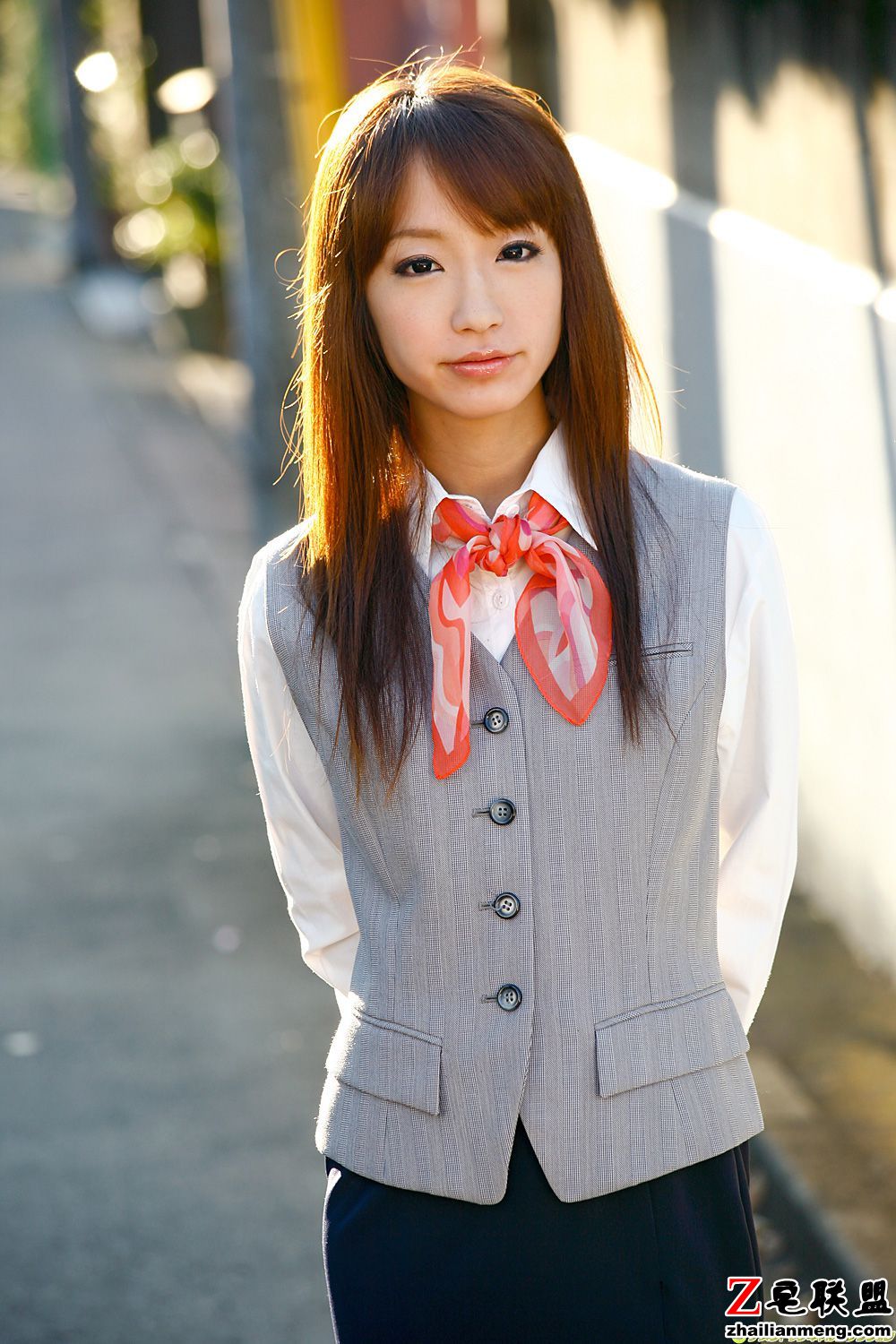 肉丝制服日本美女杏树纱奈诱惑写真图片第3张