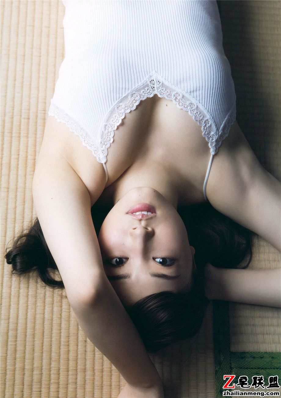 90后日本美女谱久村圣最新写真诱惑图片第4张