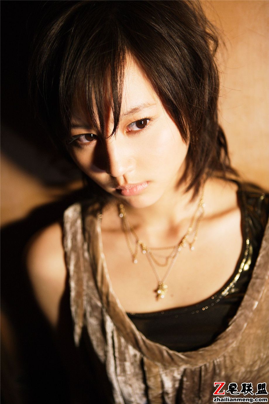 气质日本<a href=/e/tags/?tagname=%E7%BE%8E%E5%A5%B3 target=_blank class=infotextkey>美女</a>堀北真希清爽短发<a href=/e/tags/?tagname=%E7%A7%81%E6%88%BF target=_blank class=infotextkey>私房</a>照图片第1张