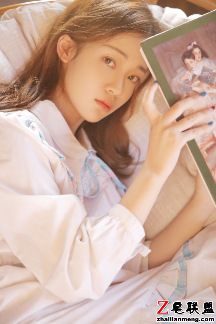 日本清纯美女白色T恤牛仔短裤小清新唯美写真