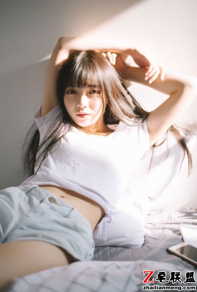 日本<a href=/e/tags/?tagname=%E6%B8%85%E7%BA%AF target=_blank class=infotextkey>清纯</a><a href=/e/tags/?tagname=%E7%BE%8E%E5%A5%B3 target=_blank class=infotextkey>美女</a>白色T恤牛仔短裤小清新唯美<a href=/e/tags/?tagname=%E5%86%99%E7%9C%9F target=_blank class=infotextkey>写真</a>