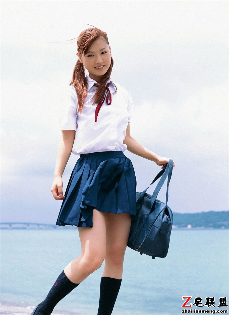 可爱日本<a href=/e/tags/?tagname=%E7%BE%8E%E5%A5%B3 target=_blank class=infotextkey>美女</a>谷麻纱美学生妹制服<a href=/e/tags/?tagname=%E5%86%99%E7%9C%9F target=_blank class=infotextkey>写真</a>图片第1张