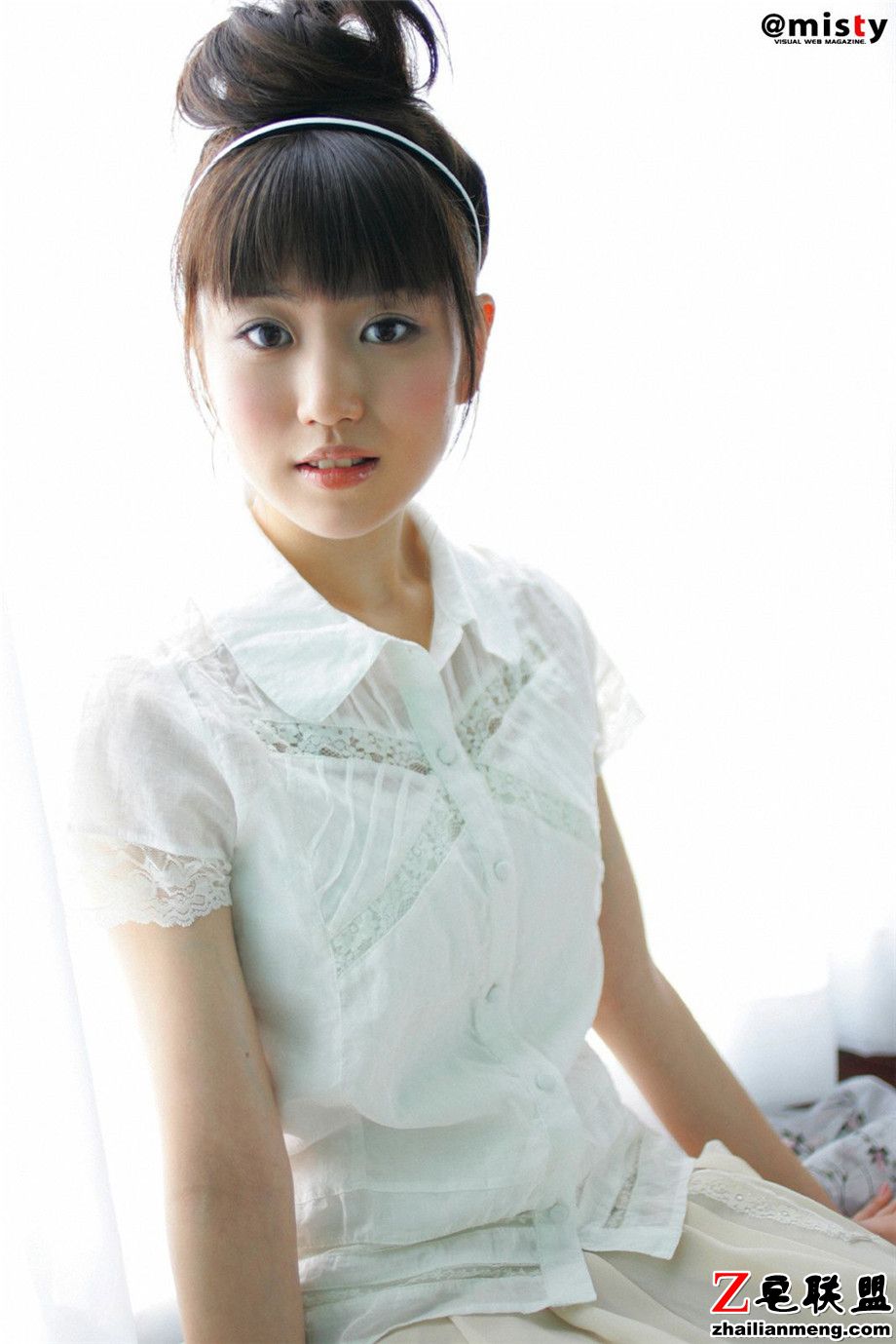 气质清纯的<a href=/e/tags/?tagname=%E6%97%A5%E6%9C%AC%E7%BE%8E%E5%A5%B3 target=_blank class=infotextkey>日本美女</a>中村知世白色长裙<a href=/e/tags/?tagname=%E5%86%99%E7%9C%9F%E5%9B%BE%E7%89%87 target=_blank class=infotextkey>写真图片</a>第2张