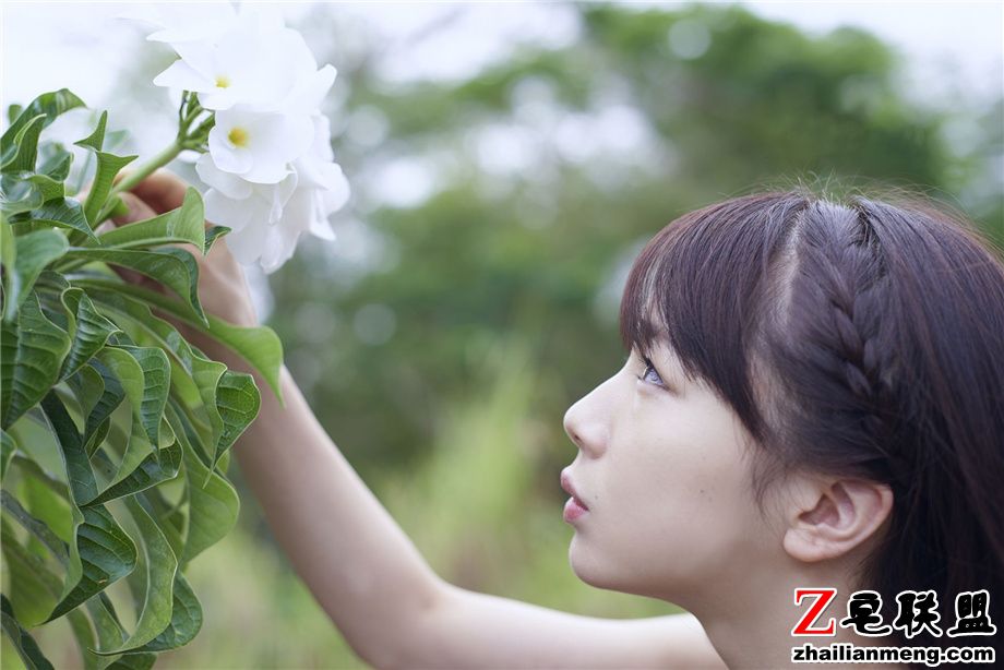 清纯日本美女Ishida Ayumi唯美外拍写真图片第5张