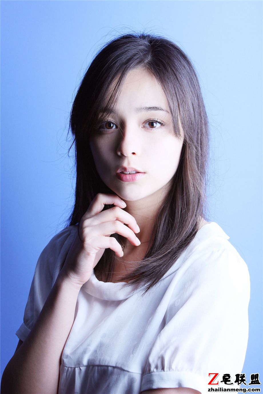 氧气日本混血<a href=/e/tags/?tagname=%E7%BE%8E%E5%A5%B3 target=_blank class=infotextkey>美女</a>加藤罗莎生活照图片第1张