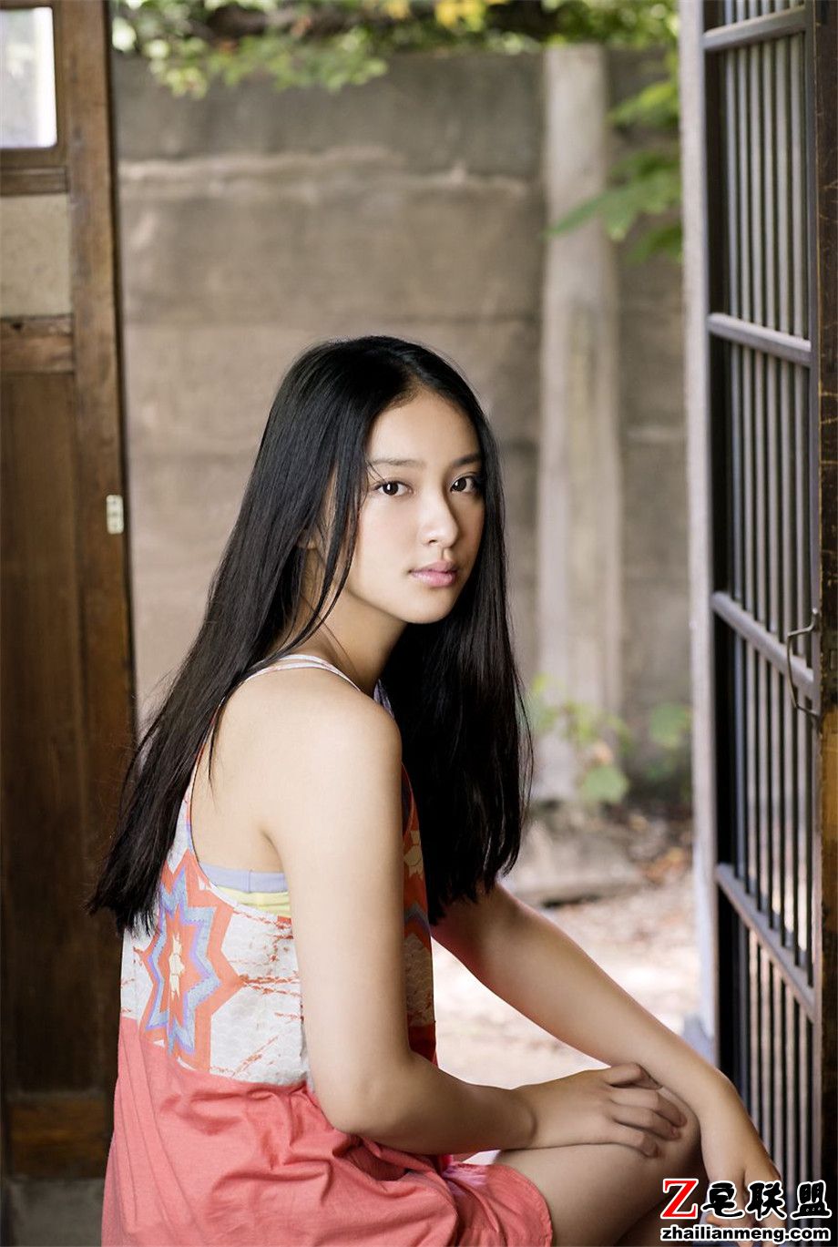 90后极品日本美女武井咲可爱写真图片集第4张