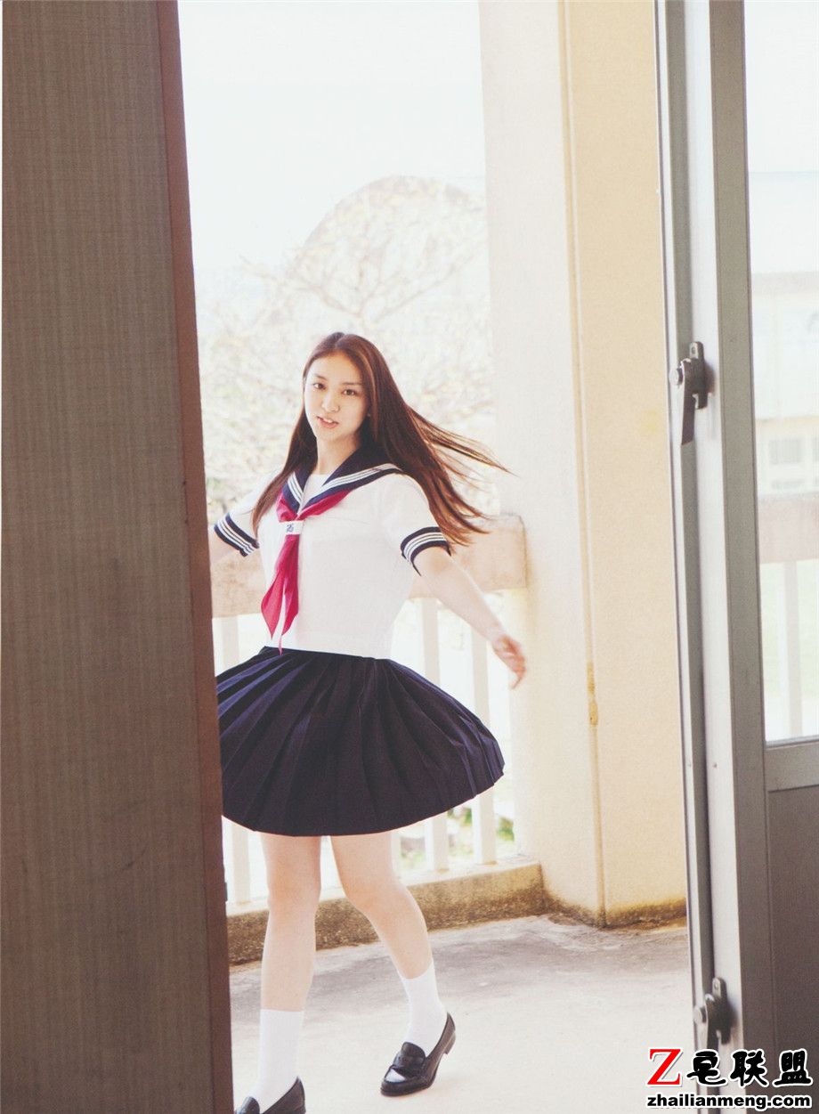 清纯日本美女武井咲学生妹制服写真集第3张