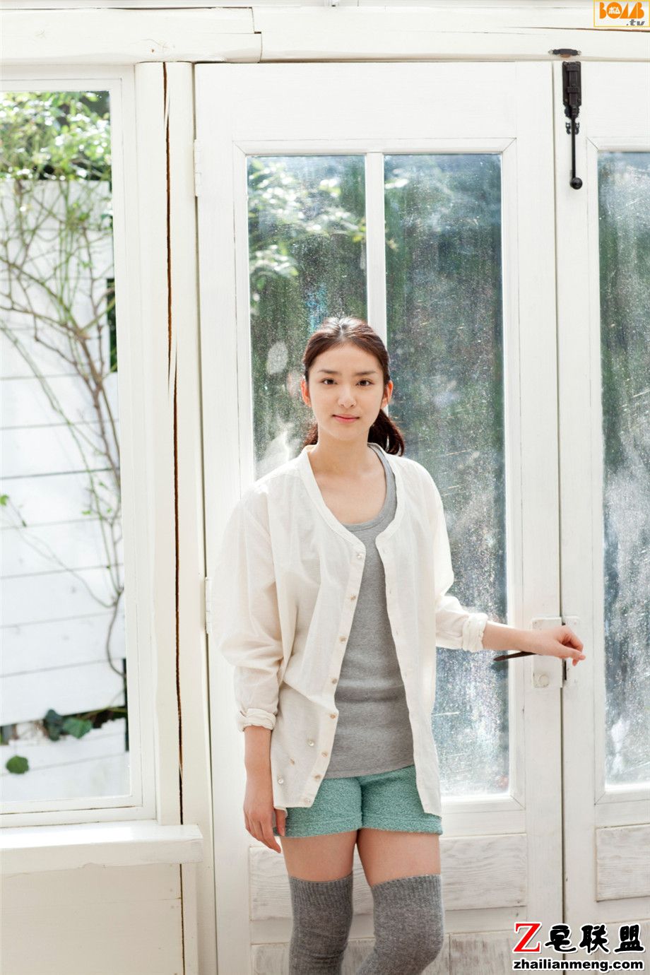 90后清纯日本美女武井咲可爱私房照图片第4张