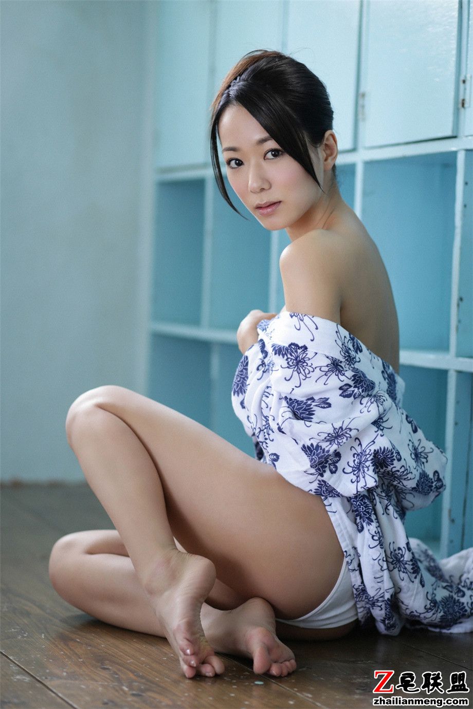 日本<a href=/e/tags/?tagname=%E6%80%A7%E6%84%9F target=_blank class=infotextkey>性感</a>90后<a href=/e/tags/?tagname=%E7%BE%8E%E5%A5%B3 target=_blank class=infotextkey>美女</a>清水忧子露背<a href=/e/tags/?tagname=%E8%AF%B1%E6%83%91 target=_blank class=infotextkey>诱惑</a>高清摄影图片第1张