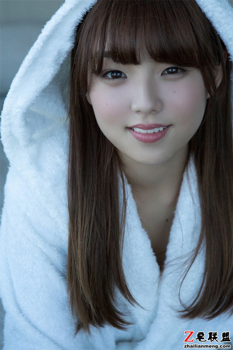 极品日本巨乳美女筱崎爱诱惑浴袍摄影<a href=/e/tags/?tagname=%E5%86%99%E7%9C%9F%E5%9B%BE%E7%89%87 target=_blank class=infotextkey>写真图片</a>第2张