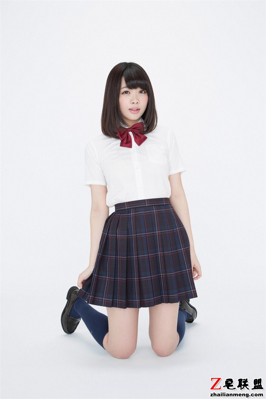 可爱<a href=/e/tags/?tagname=%E6%97%A5%E6%9C%AC%E7%BE%8E%E5%A5%B3 target=_blank class=infotextkey>日本美女</a>萌木七海校服高清写真集第2张