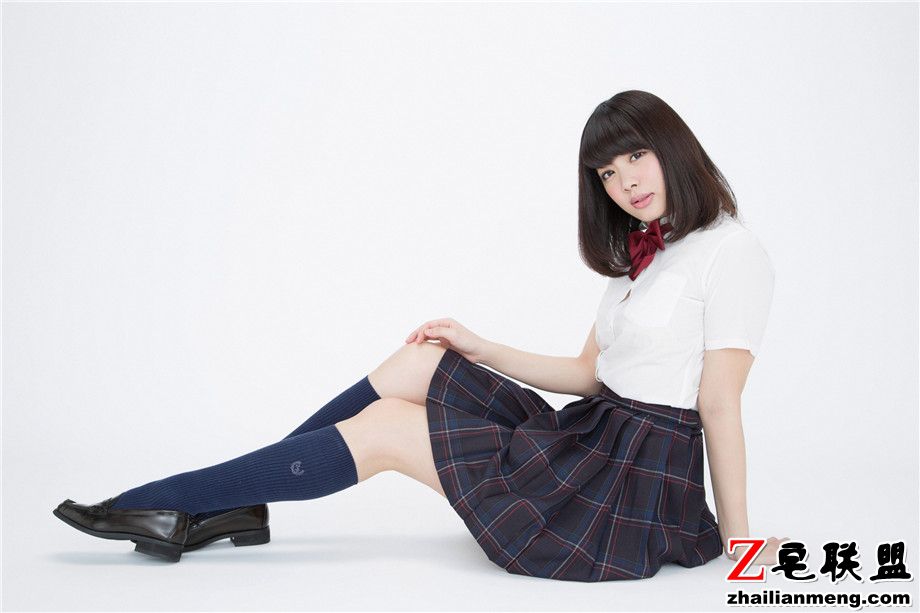 可爱日本美女萌木七海校服高清写真集第5张