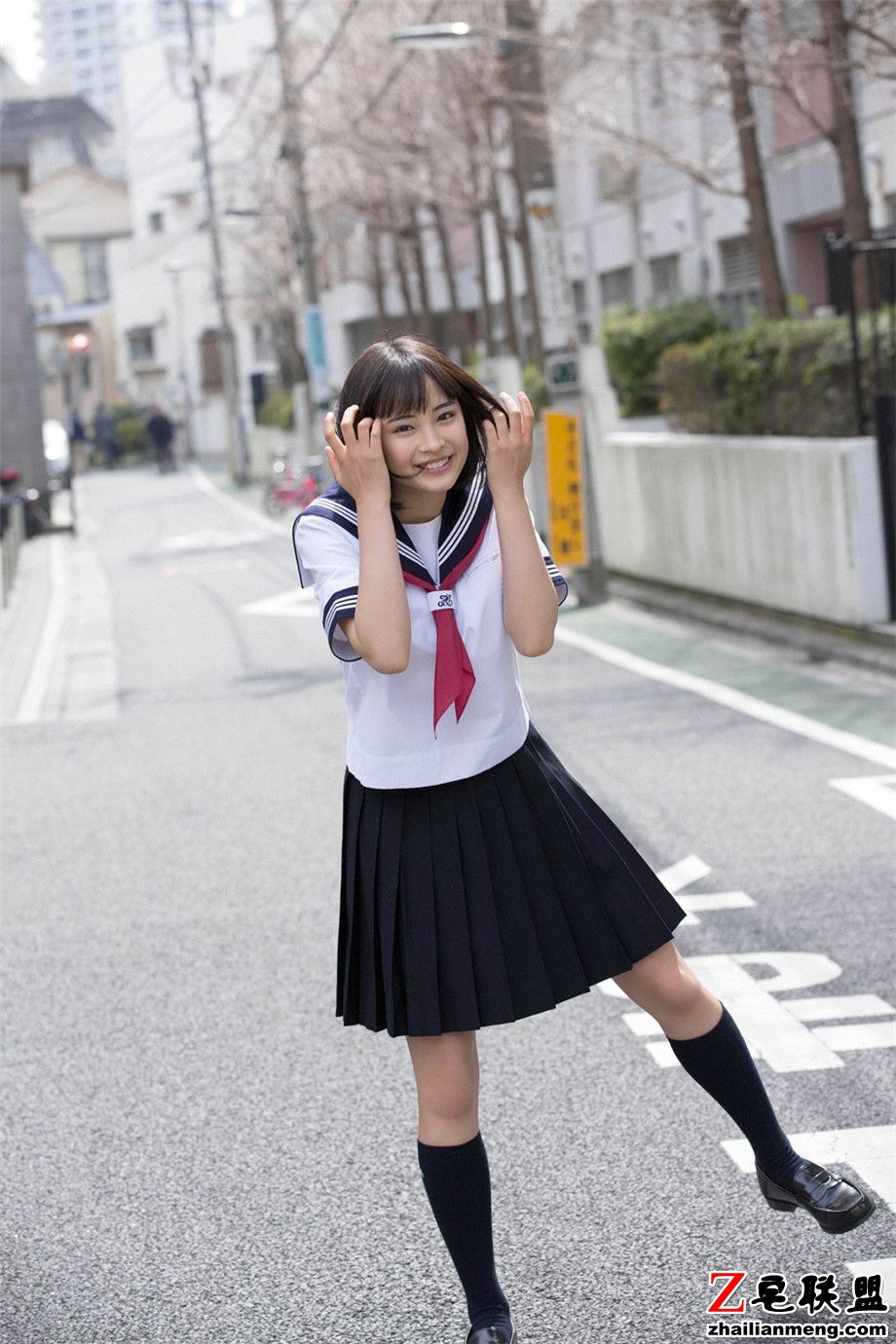 日本清纯短发漂亮美女广濑铃唯美写真图片第5张