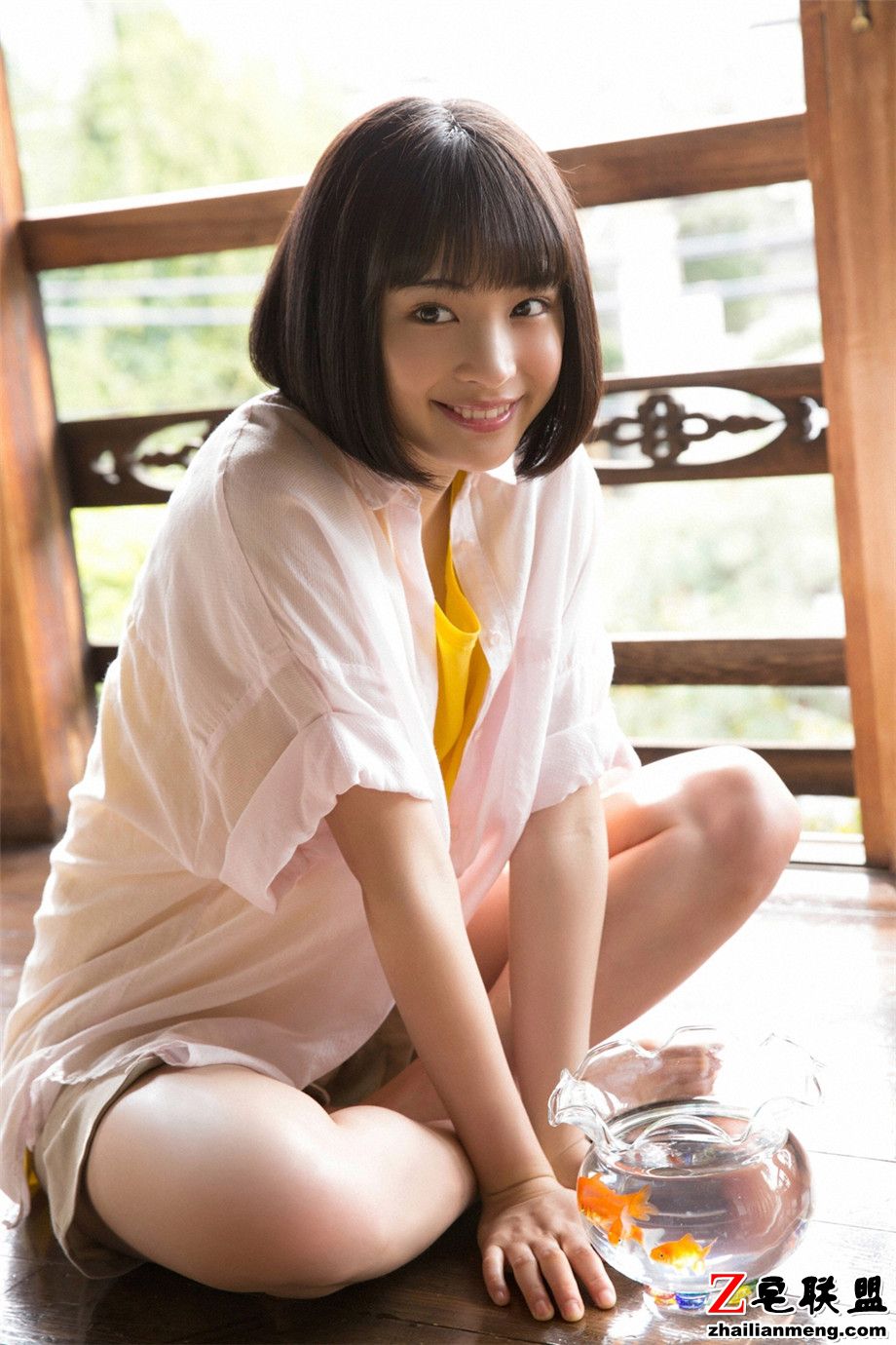 日本清纯短发漂亮美女广濑铃唯美写真图片第3张