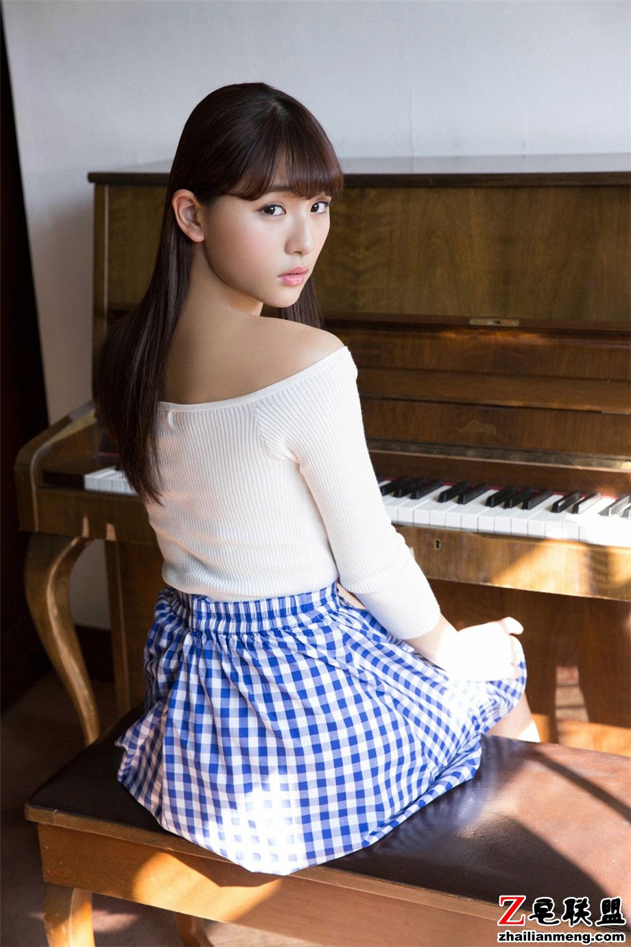 99年日本可爱小美女浅川梨奈写真作品图片第3张