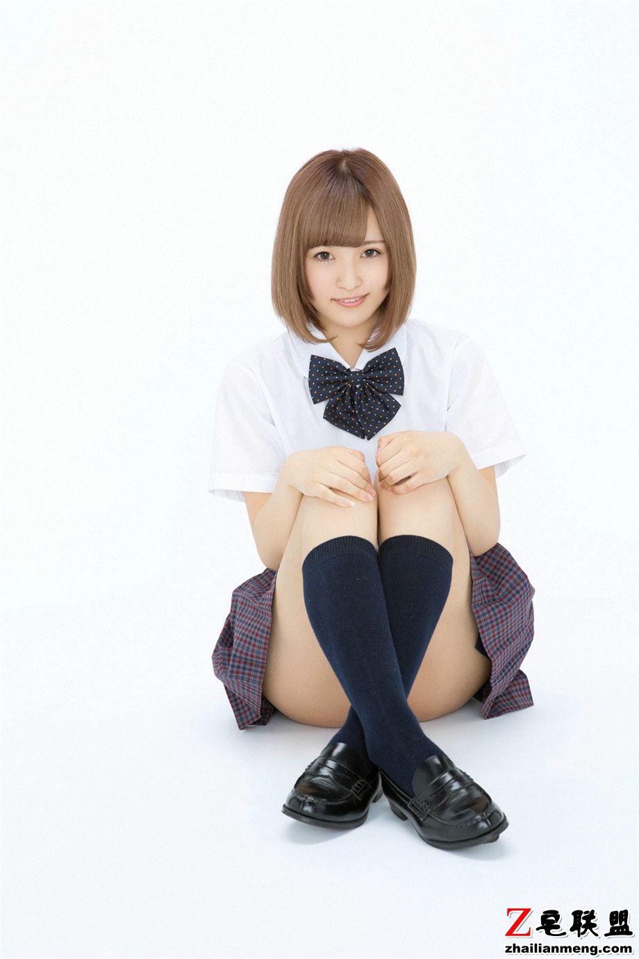 日本诱人学生制服美女羽月りっか高清写真图片第4张