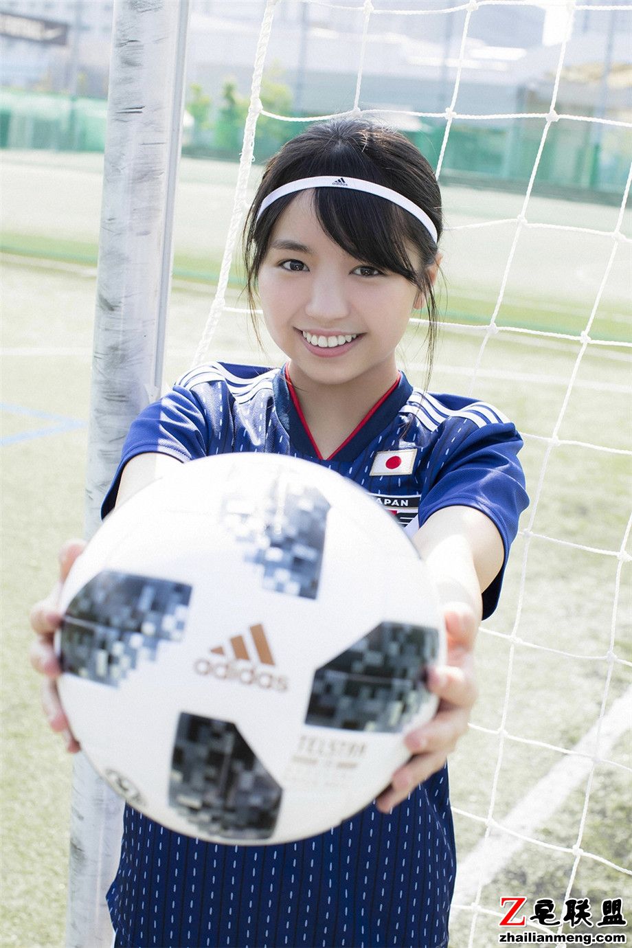 99年日本美女大原优乃高清足球宝贝写真图片第4张
