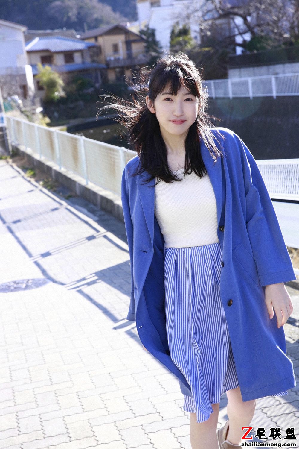 98年日本清纯美女日比美思可爱外拍写真集第5张