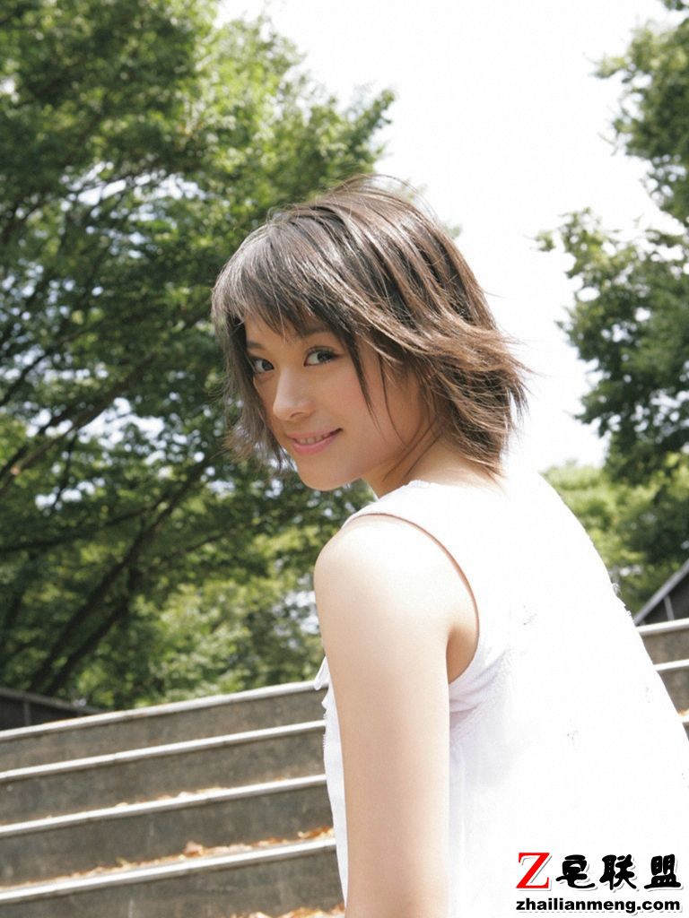 90后清纯短发日本美女北乃纪伊照片第5张