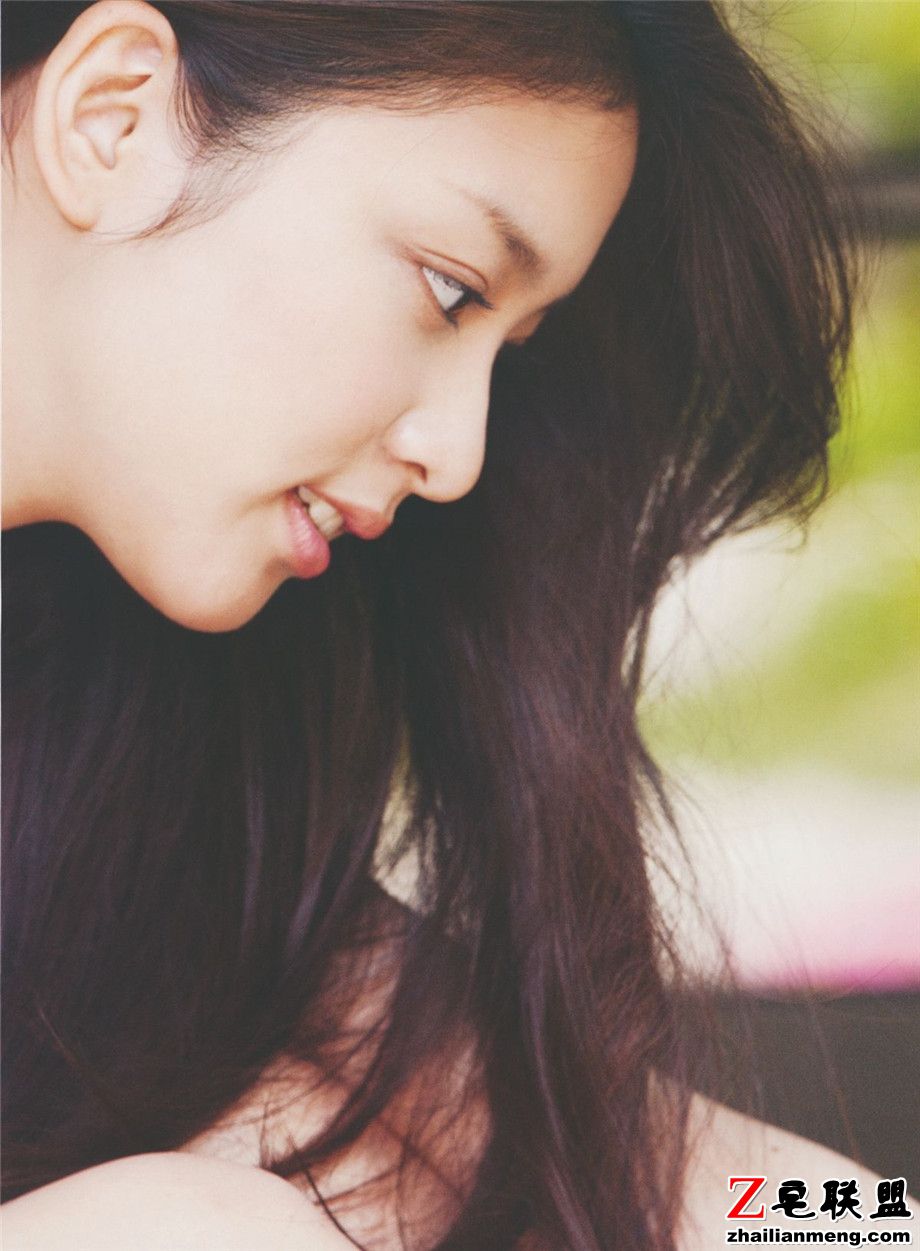 极品日本美女武井咲性感外拍写真图片大全第10张