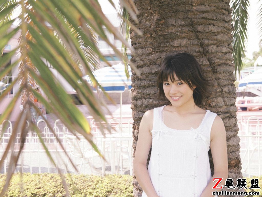 90后清纯短发日本美女北乃纪伊照片第3张