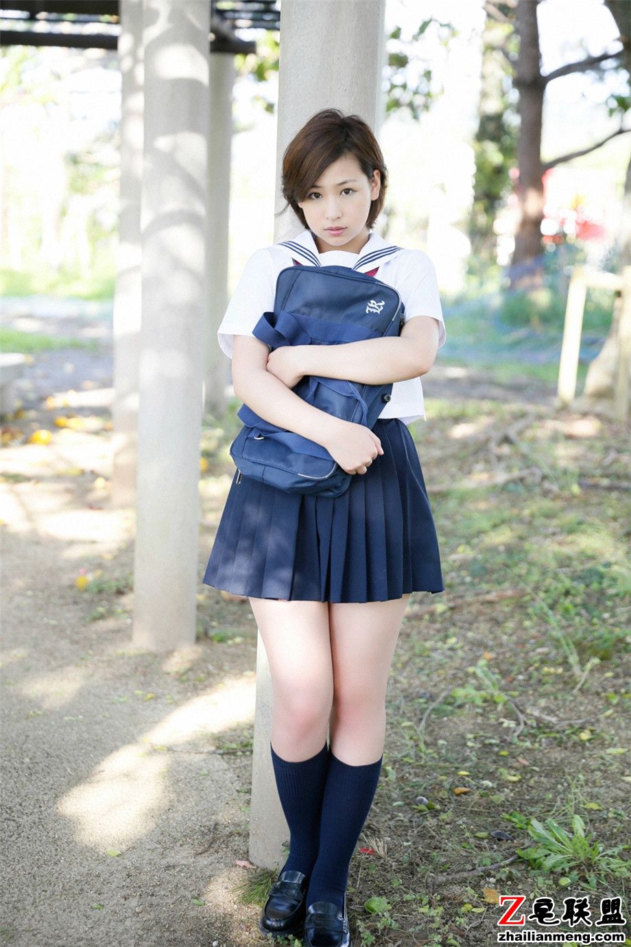 日本<a href=/e/tags/?tagname=%E7%BE%8E%E5%A5%B3 target=_blank class=infotextkey>美女</a>佐山彩香人体学生装大胆<a href=/e/tags/?tagname=%E5%86%99%E7%9C%9F target=_blank class=infotextkey>写真</a>图片第1张