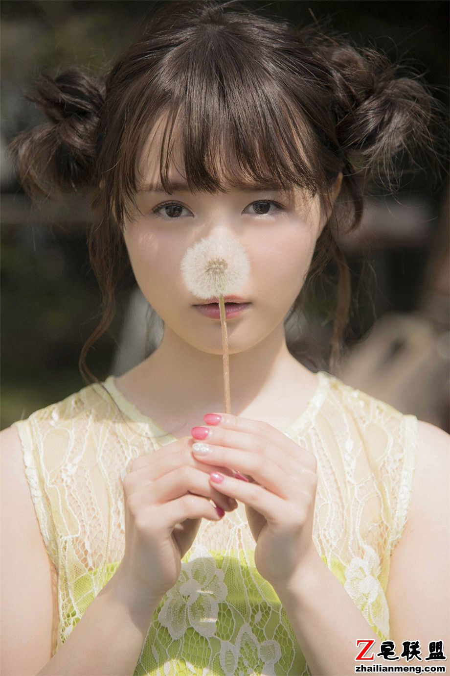 可爱<a href=/e/tags/?tagname=%E6%97%A5%E6%9C%AC%E7%BE%8E%E5%A5%B3 target=_blank class=infotextkey>日本美女</a>尾崎由香户外活泼写真集第2张