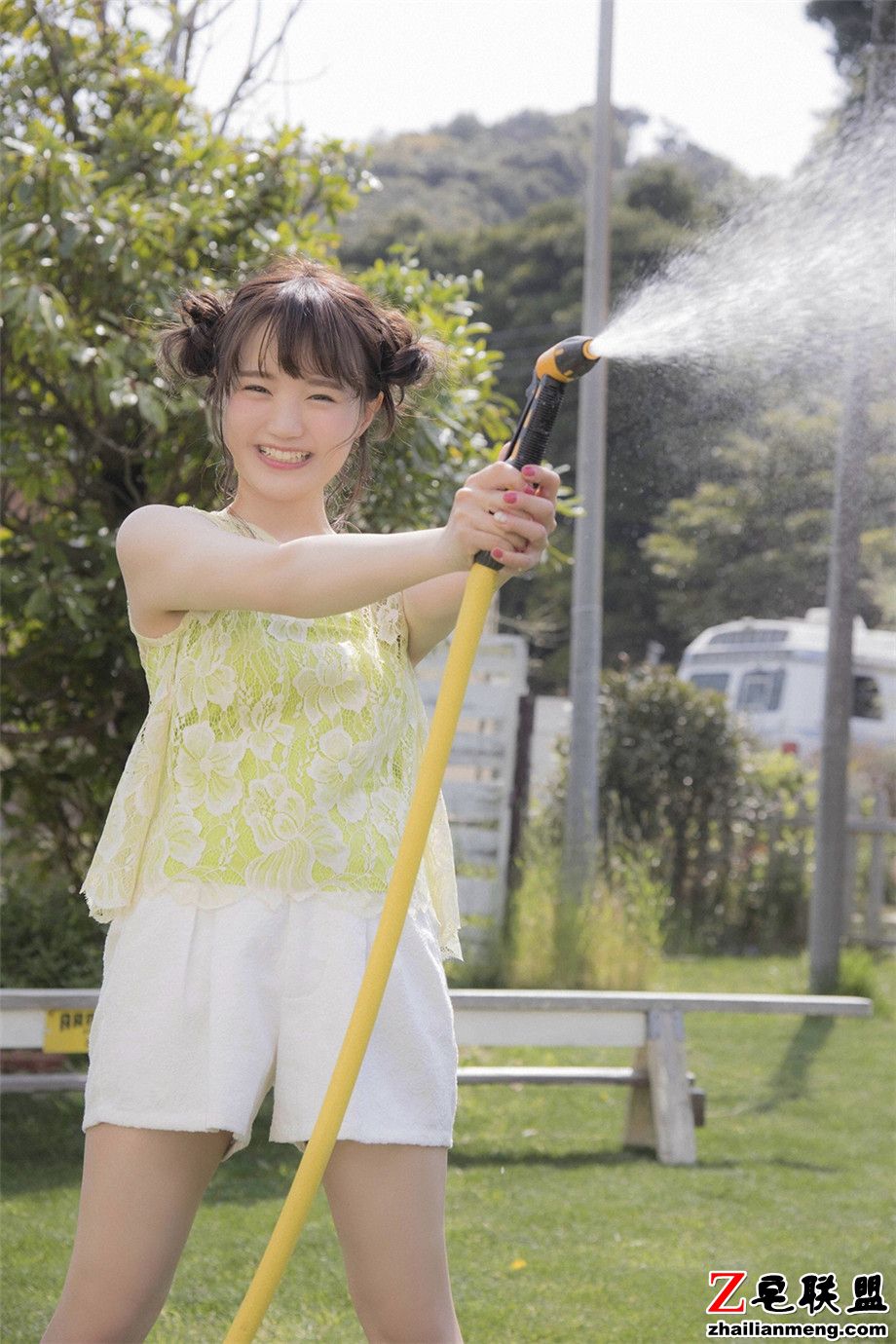 可爱日本<a href=/e/tags/?tagname=%E7%BE%8E%E5%A5%B3 target=_blank class=infotextkey>美女</a>尾崎由香户外活泼<a href=/e/tags/?tagname=%E5%86%99%E7%9C%9F target=_blank class=infotextkey>写真</a>集第1张