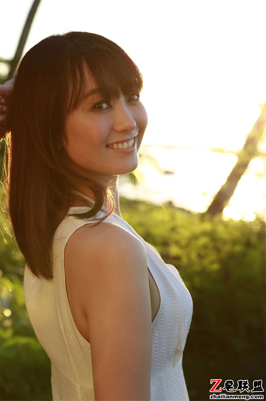 气质清纯<a href=/e/tags/?tagname=%E6%97%A5%E6%9C%AC%E7%BE%8E%E5%A5%B3 target=_blank class=infotextkey>日本美女</a>脊山麻理子写真外拍图片第2张