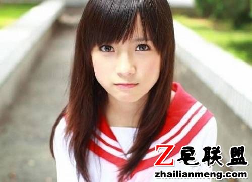 风流校花被五个男人轮流在一起玩