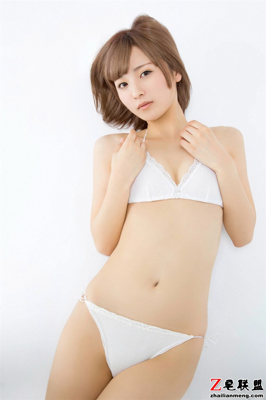 极品<a href=/e/tags/?tagname=%E6%97%A5%E6%9C%AC%E7%BE%8E%E5%A5%B3 target=_blank class=infotextkey>日本美女</a>羽月りっか诱惑内衣私房写真照第2张