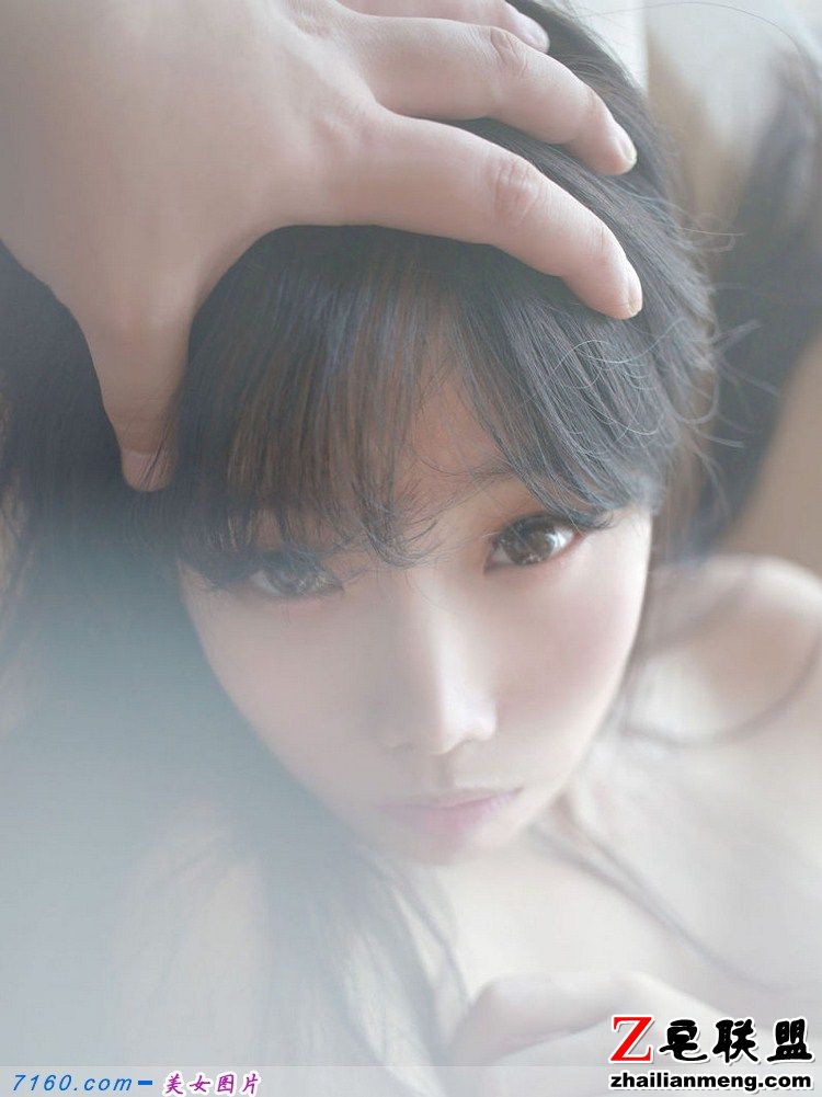 水嫩妹妹鲜嫩美乳一丝不挂诱惑艺术摄影