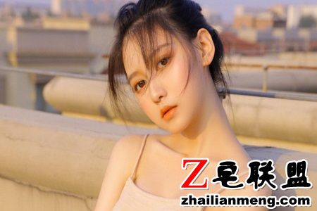 1570764502372850.jpg 亲吻