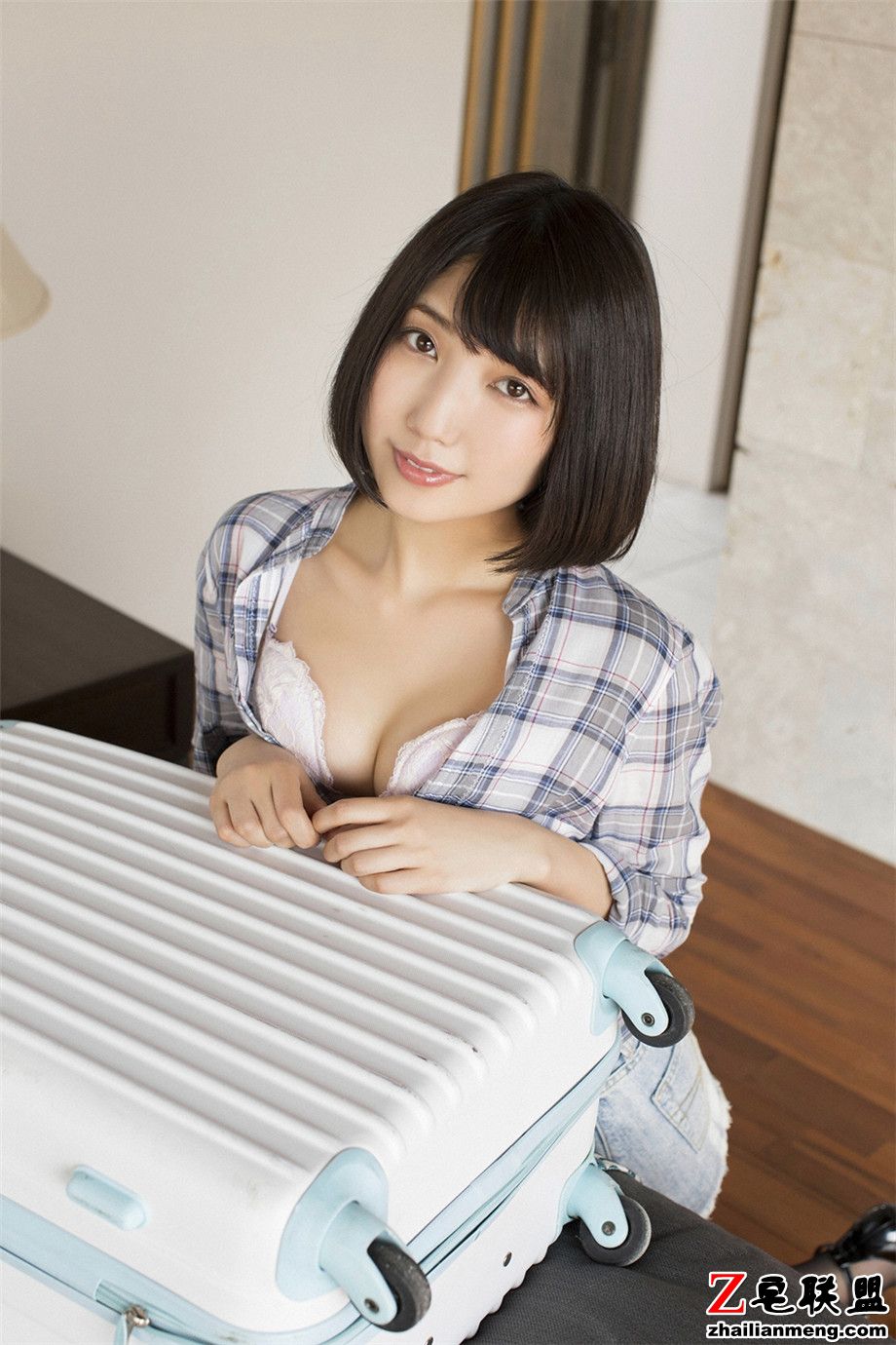 短发日本黑丝美女霜月めあ大胆写真集第3张