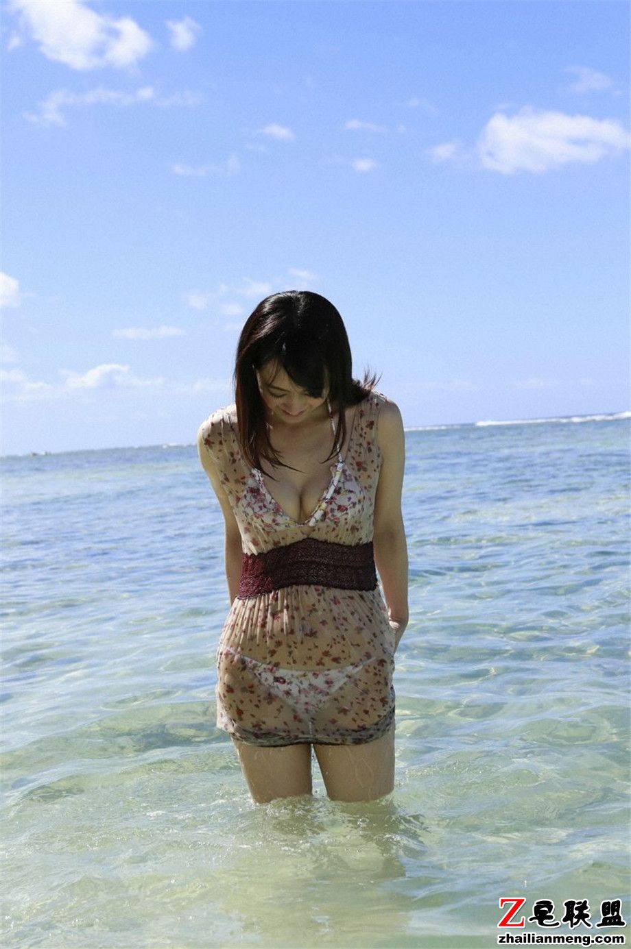 性感日本美女脊山麻理子高清诱惑海边外拍写真照片第3张