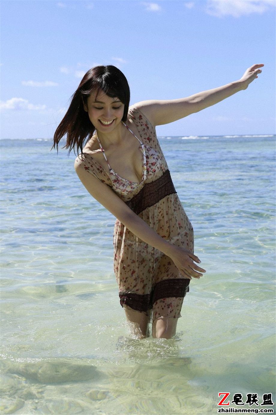 性感日本美女脊山麻理子高清诱惑海边外拍写真照片第4张