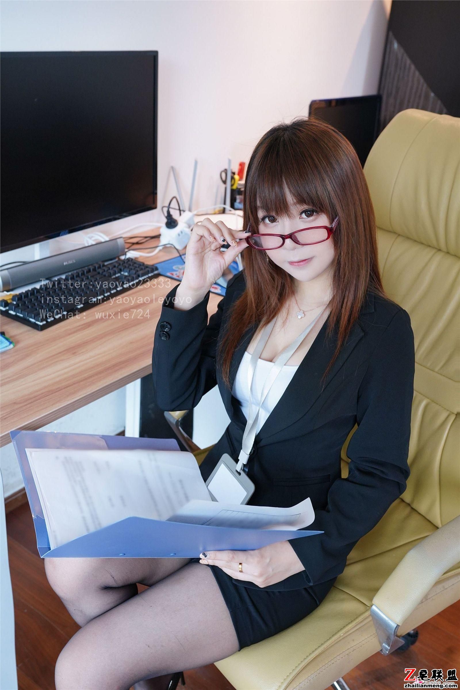 软妹摇摇乐 ― 小秘书 图套