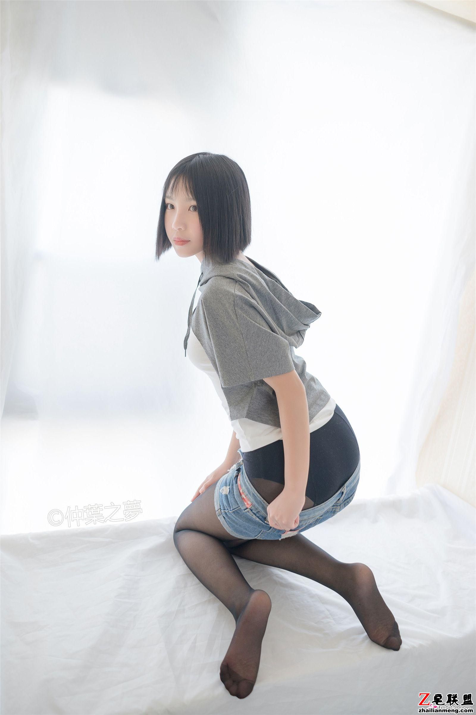 轻兰映画 Grand.003 鹿野奈绪 包臀黑丝