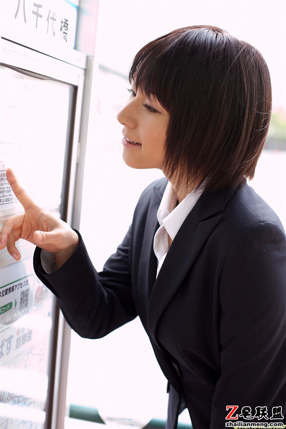 短发日本制服<a href=/e/tags/?tagname=%E7%BE%8E%E5%A5%B3 target=_blank class=infotextkey>美女</a>Graphis木下柚花<a href=/e/tags/?tagname=%E5%86%99%E7%9C%9F target=_blank class=infotextkey>写真</a>集第1张