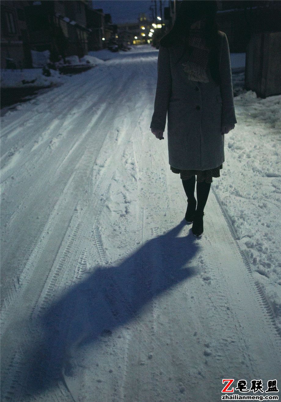 气质日本<a href=/e/tags/?tagname=%E7%BE%8E%E5%A5%B3 target=_blank class=infotextkey>美女</a>谱久村圣冬季<a href=/e/tags/?tagname=%E5%86%99%E7%9C%9F target=_blank class=infotextkey>写真</a>外拍图片第1张