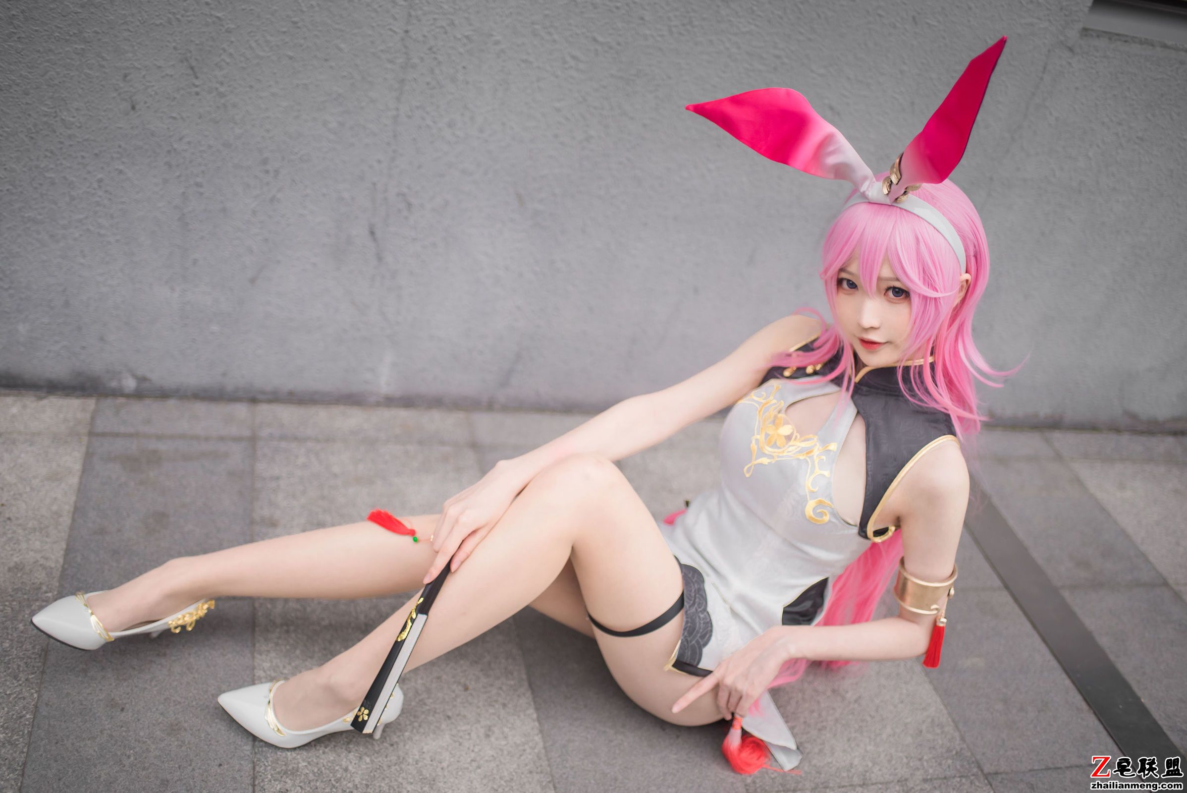 [COSER美女] 小姐姐南宫 - 粉红兔女郎 <a href=/e/tags/?tagname=%E5%86%99%E7%9C%9F%E5%A5%97%E5%9B%BE target=_blank class=infotextkey>写真套图</a>第2张